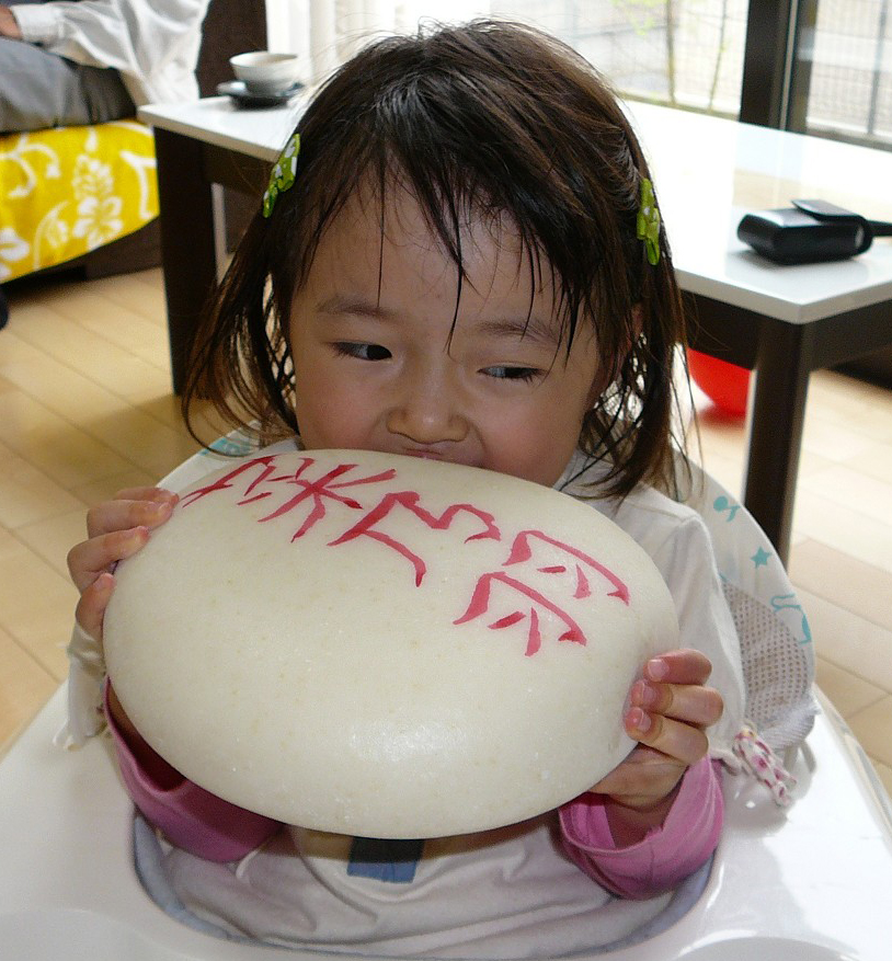 一升餅でお祝いされたカワイイお写真（４）